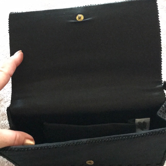 Beaded clutch - Picture 3 of 3